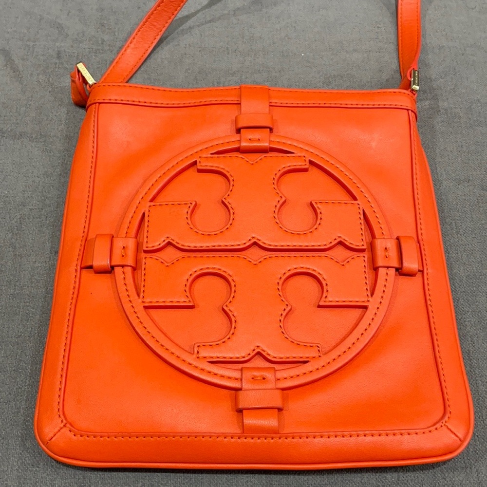 Genuine Tory Burch “Holly” crossbody bag orange.